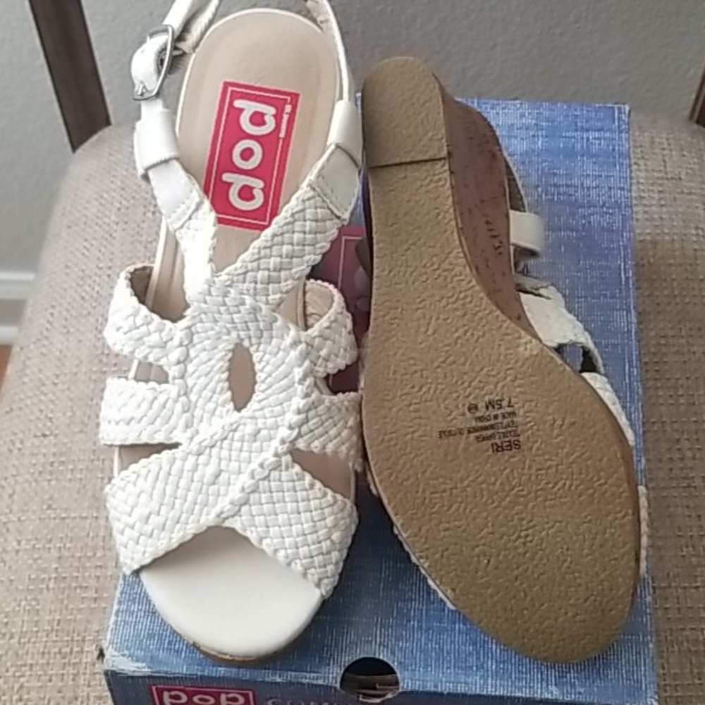 Sandle - Picture 2 of 4